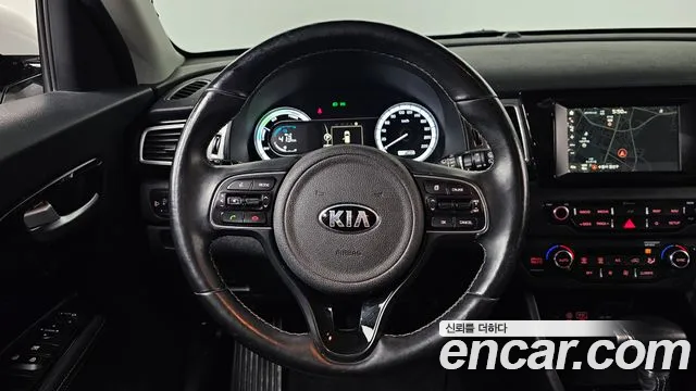 Kia Niro 2018 — фото 13