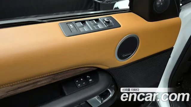 Land Rover Discovery 2018 — фото 11