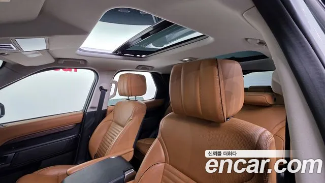Land Rover Discovery 2018 — фото 18