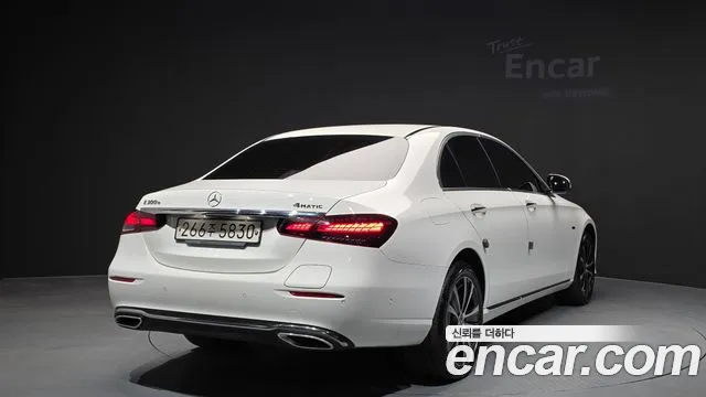 Mercedes-Benz E-Class 2021 — фото 2