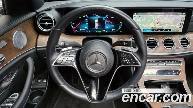 Mercedes-Benz E-Class 2021 — фото 13
