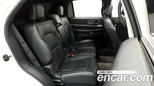 Ford Explorer 2019 — фото 12