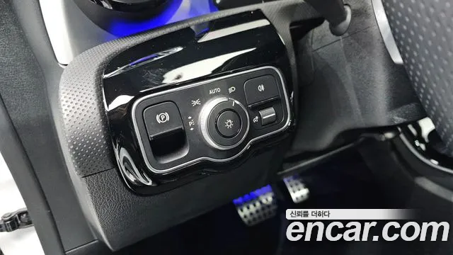 Mercedes-Benz CLA-Class 2023 — фото 13