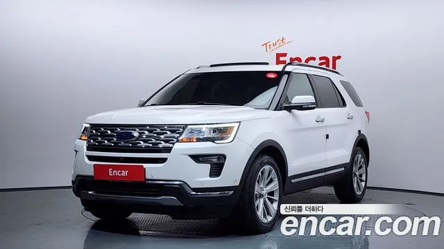 Ford Explorer 2019 — фото 1