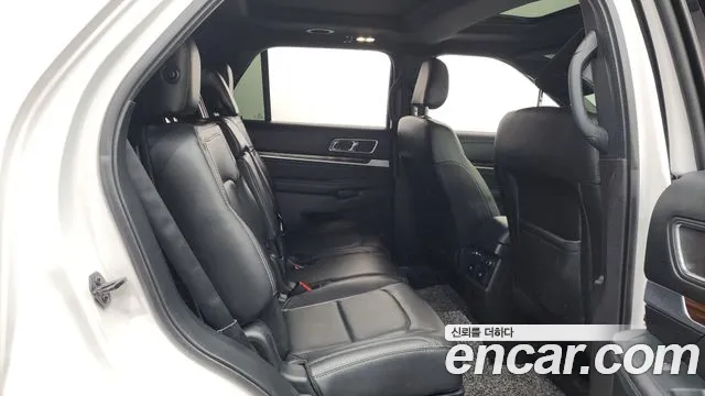 Ford Explorer 2019 — фото 12
