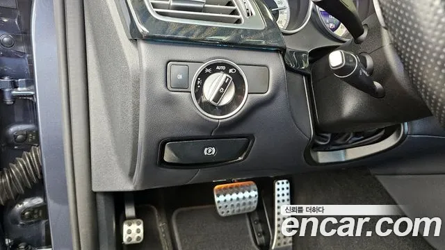 Mercedes-Benz CLS-Class 2015 — фото 16