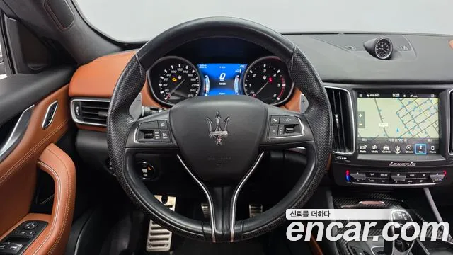 Maserati Levante 2018 — фото 13