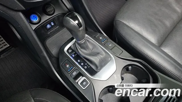 Hyundai Santafe 2017 — фото 9