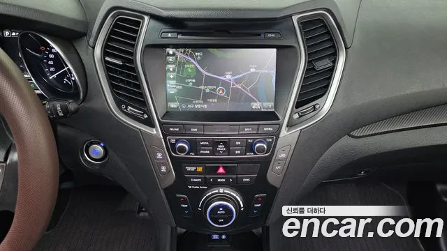 Hyundai Santafe 2017 — фото 18