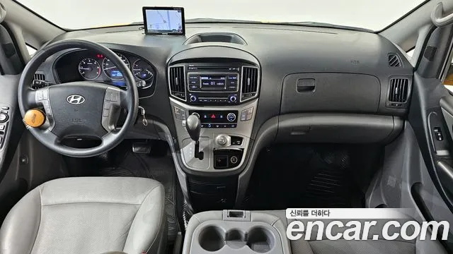 Hyundai Starex 2016 — фото 7