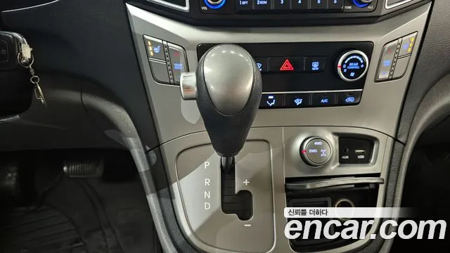 Hyundai Starex 2016 — фото 9
