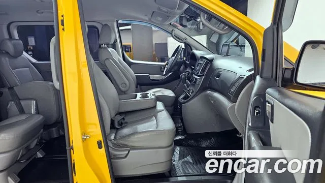 Hyundai Starex 2016 — фото 10