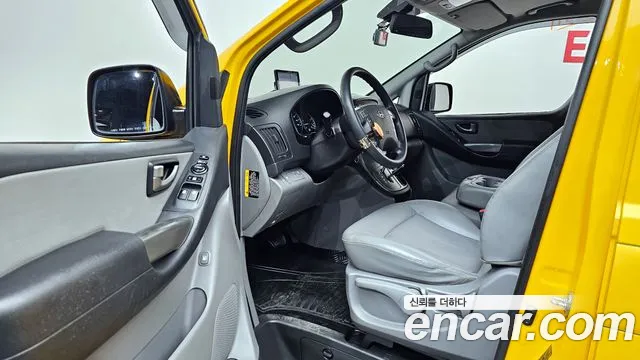 Hyundai Starex 2016 — фото 11