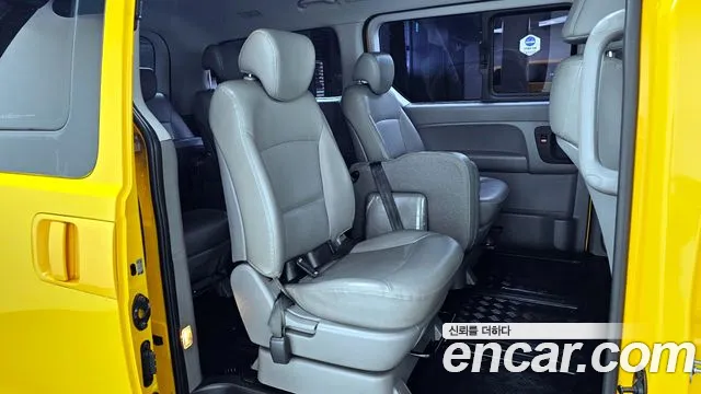 Hyundai Starex 2016 — фото 12