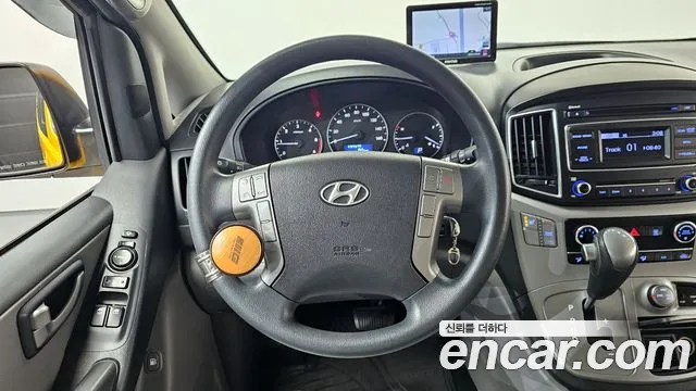 Hyundai Starex 2016 — фото 13