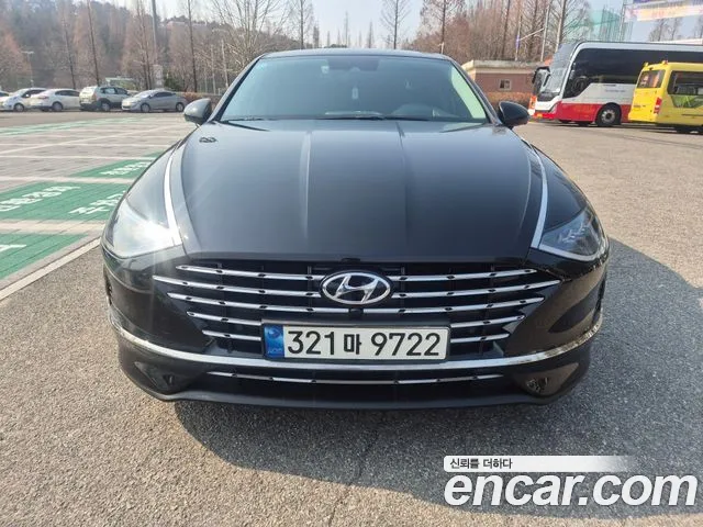 Hyundai Sonata 2022 — фото 1