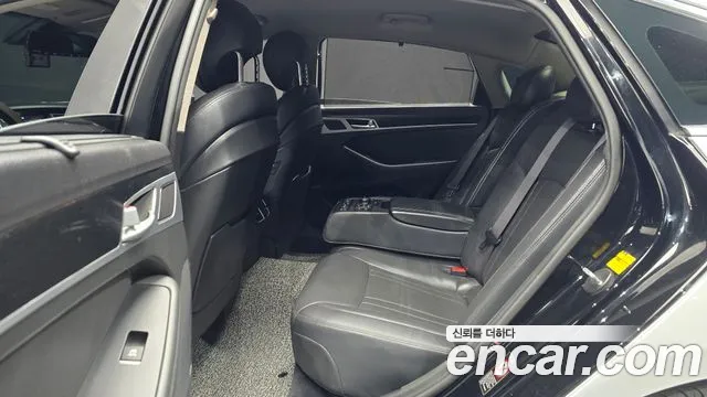 Hyundai Genesis 2015 — фото 12