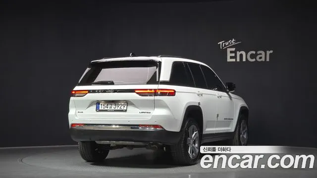 Jeep Cherokee 2023 — фото 2