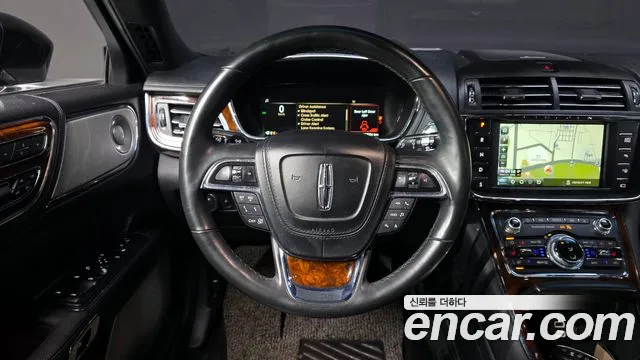 Lincoln Continental 2017 — фото 13