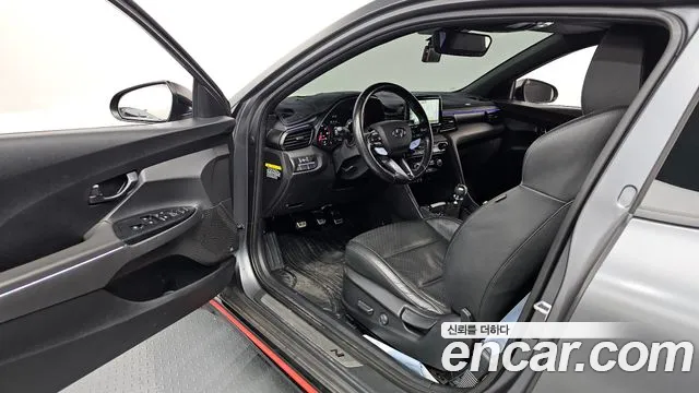 Hyundai Veloster 2019 — фото 10