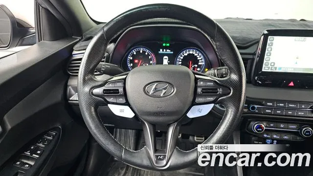 Hyundai Veloster 2019 — фото 13