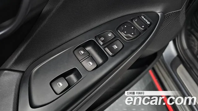Hyundai Veloster 2019 — фото 16