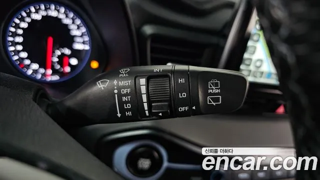 Hyundai Veloster 2019 — фото 18