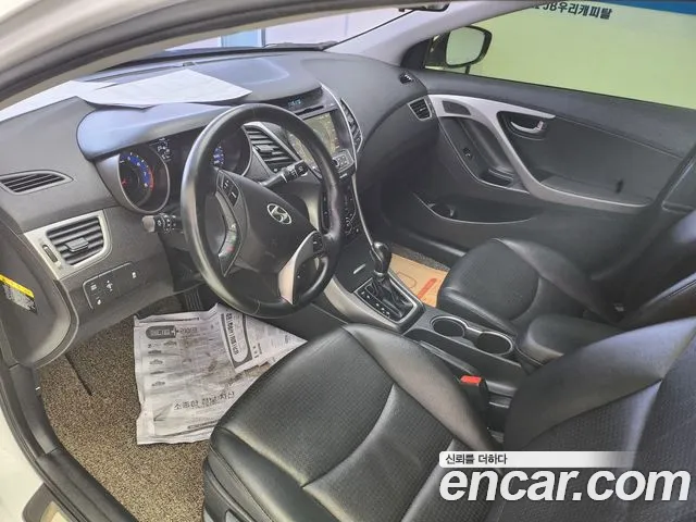Hyundai AVANTE 2015 — фото 9