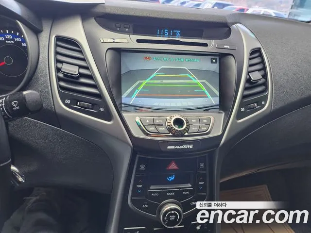 Hyundai AVANTE 2015 — фото 18
