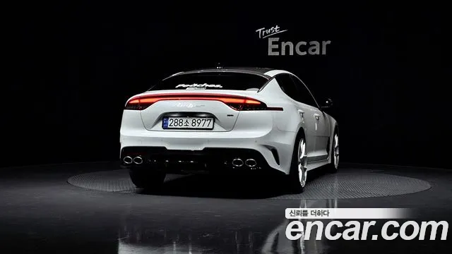 Kia Stinger 2023 — фото 4