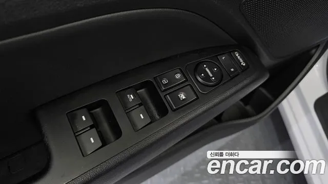Hyundai AVANTE 2016 — фото 14