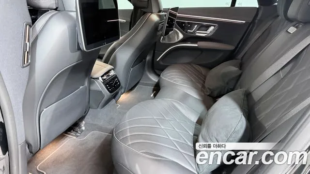 Mercedes-Benz EQS 2023 — фото 10