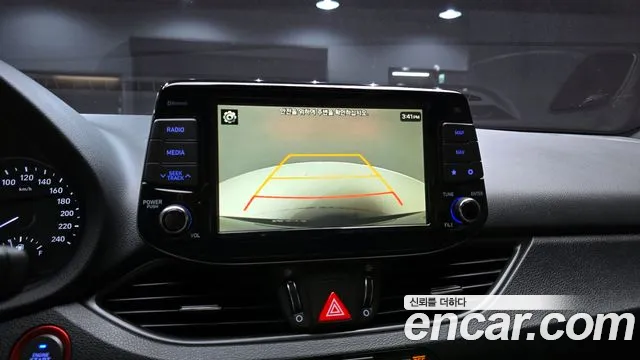 Hyundai i30 2018 — фото 16