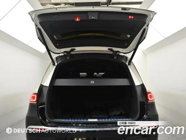 Mercedes-Benz GLS-Class 2023 — фото 19