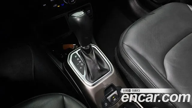 Jeep Renegade 2020 — фото 9
