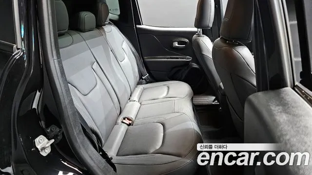 Jeep Renegade 2020 — фото 12