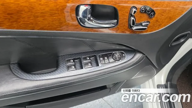 Hyundai Equus 2010 — фото 14
