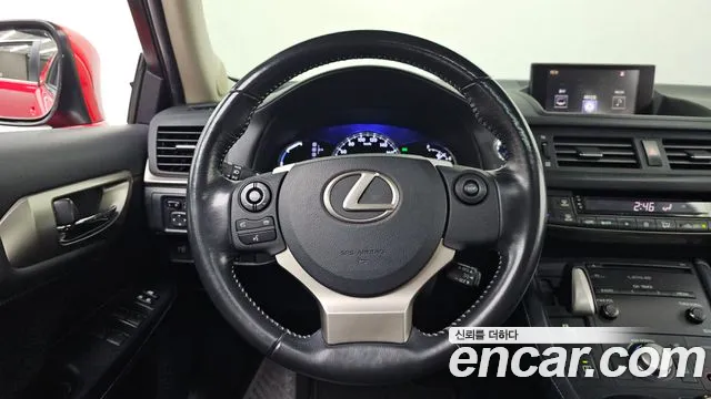 Lexus CT200h 2016 — фото 14