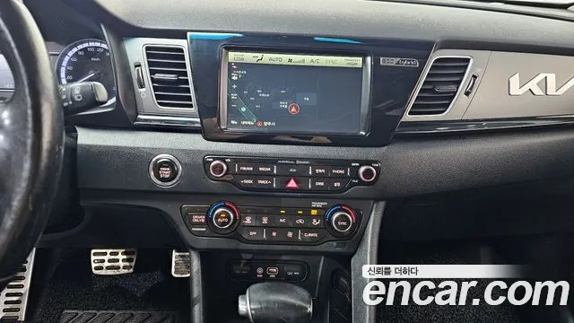 Kia Niro 2017 — фото 15