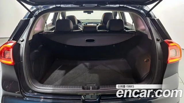 Kia Niro 2017 — фото 20