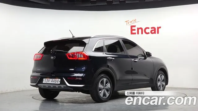 Kia Niro 2018 — фото 2