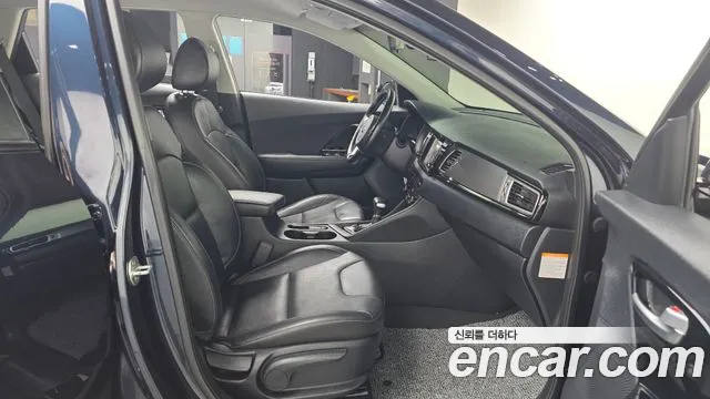 Kia Niro 2018 — фото 11
