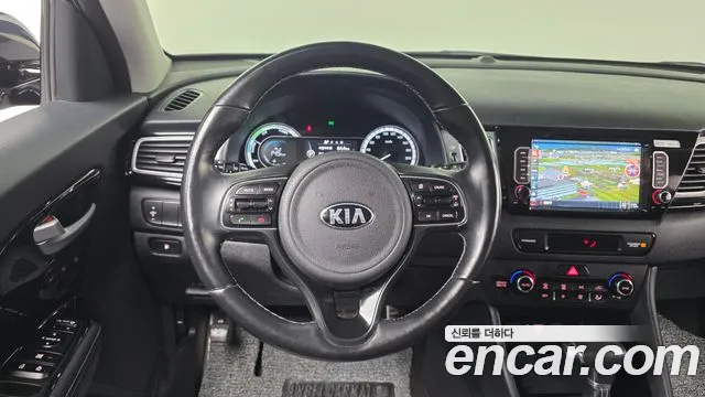 Kia Niro 2018 — фото 13