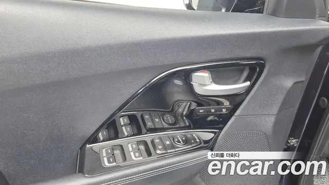 Kia Niro 2018 — фото 18