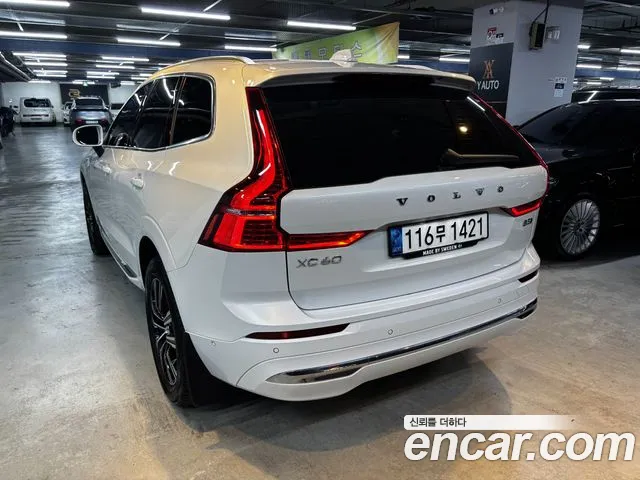 Volvo XC60 2022 — фото 2