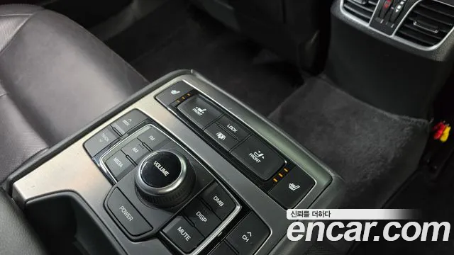 Hyundai Genesis 2016 — фото 18