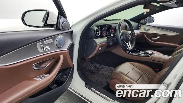 Mercedes-Benz E-Class 2019 — фото 10
