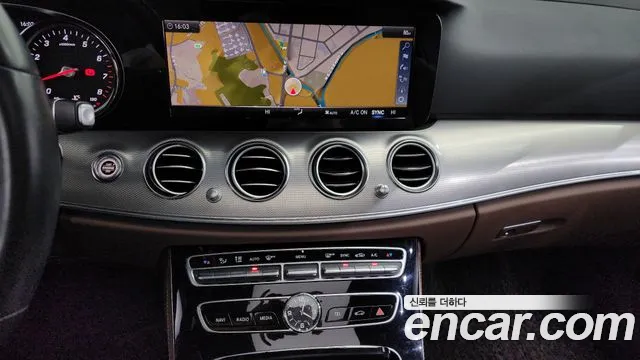 Mercedes-Benz E-Class 2019 — фото 14
