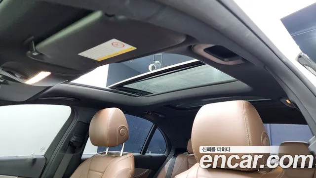 Mercedes-Benz E-Class 2019 — фото 19