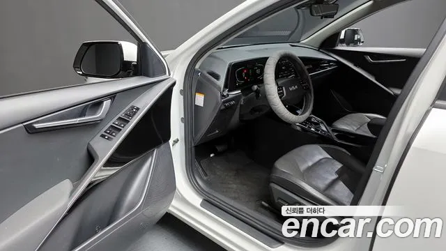 Kia Niro 2022 — фото 10